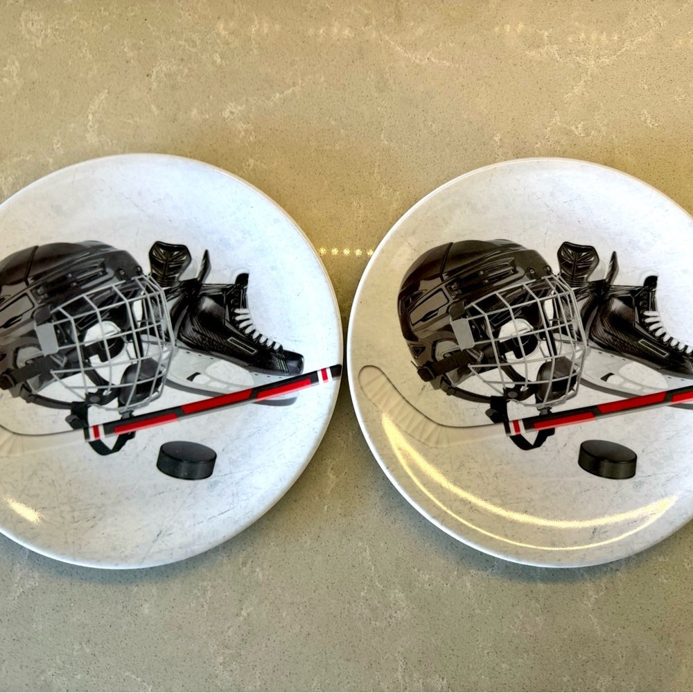 Set of 2: 9" Hockey Themed Melamine Plates
